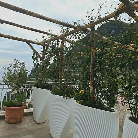 Brikette Hostel *
