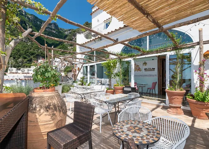 Brikette Hostel Positano