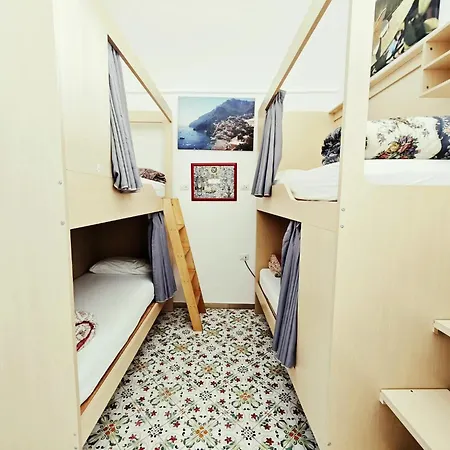 Brikette Hostel Positano