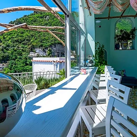 Brikette Hostel Positano