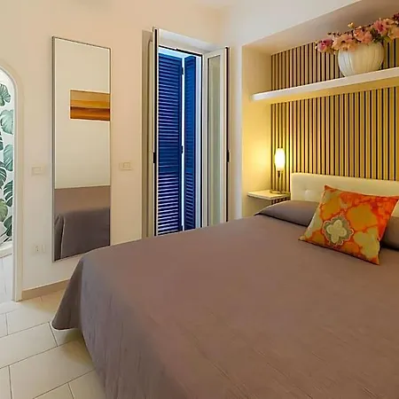 Brikette Hostel Positano