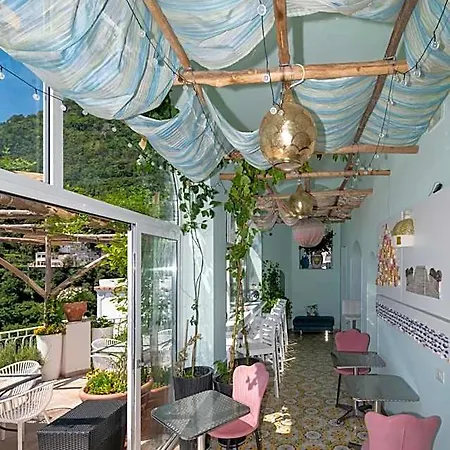 Brikette Hostel Positano